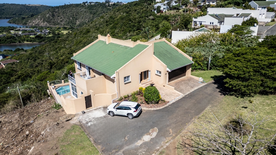 5 Bedroom Property for Sale in Gonubie North Eastern Cape